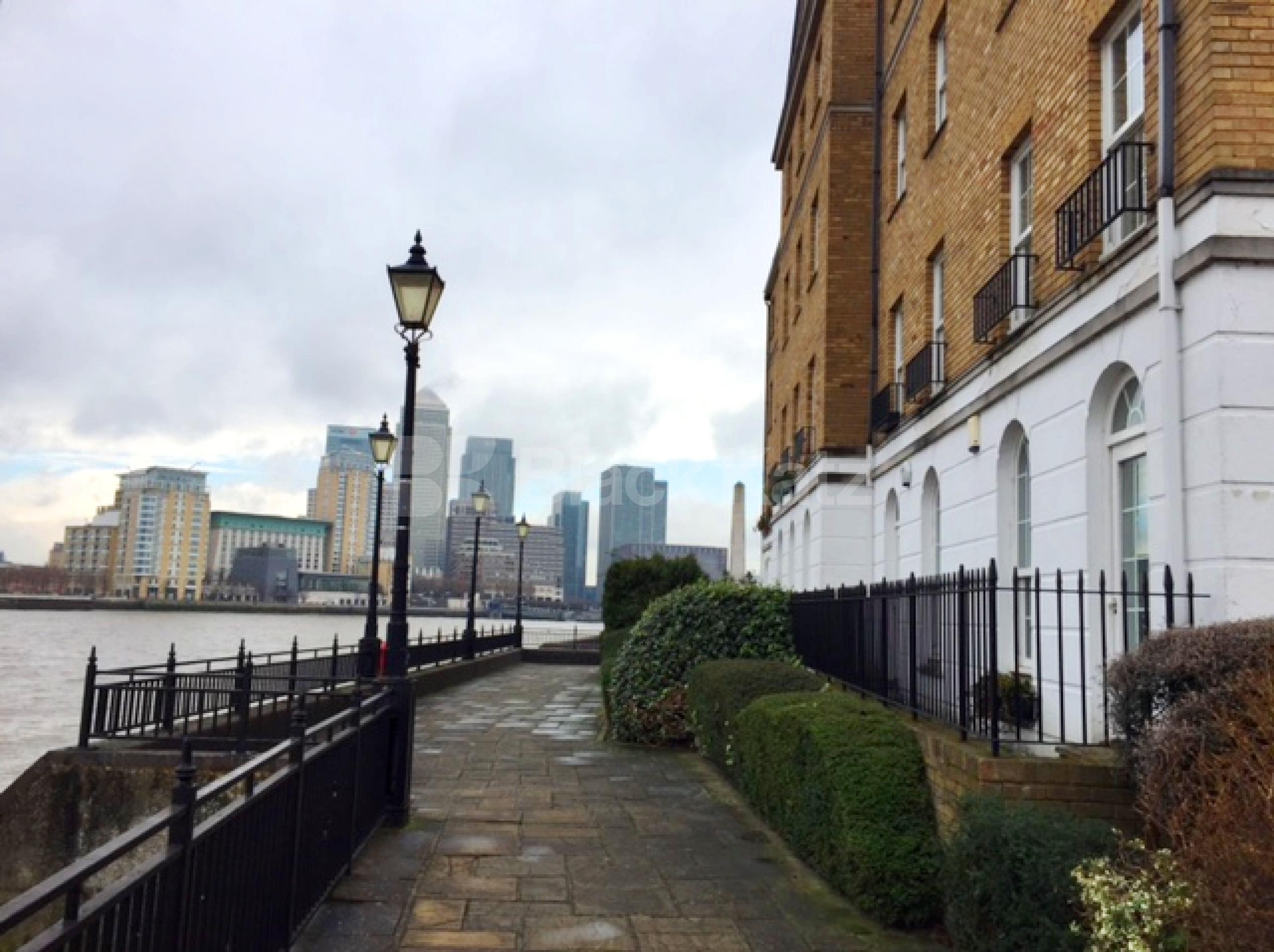 			LET, 2 Bedroom, 1 bath, 1 reception Apartment			 Edward Square, Rotherhithe Street, Canada Water SE16